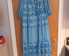 Gallery Dress. S.16.  New - No Tag.