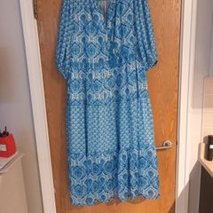 Gallery Dress. S.16.  New - No Tag.