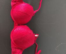 RED Bra push up 32 a new