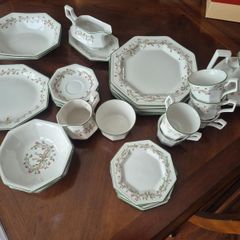 Johnson Brothers Eternal Beau Dinner Set