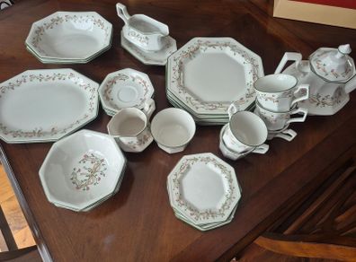 Johnson Brothers Eternal Beau Dinner Set