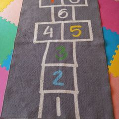 Child Hopscotch rug