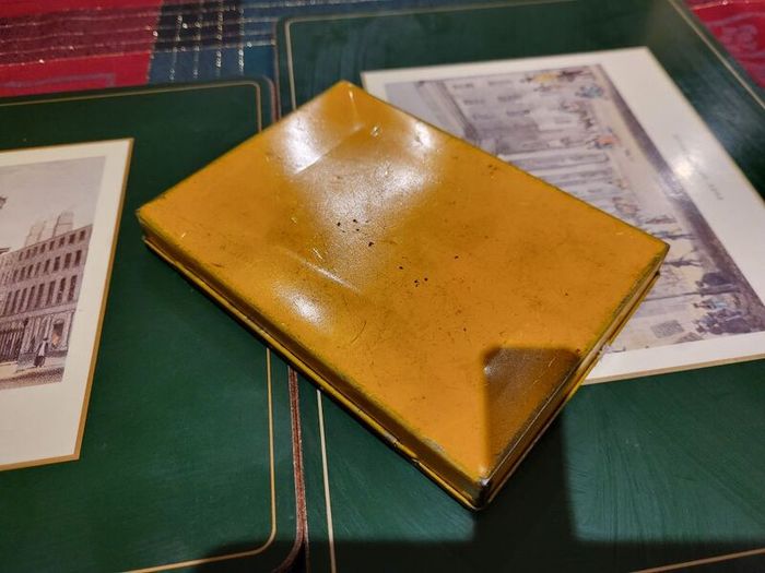 original guinness pub tray and Gold Flake Cigarette box
