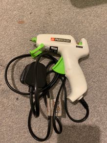Hot glue gun