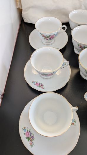 Vintage Yong Sheng / Nanjing Pagoda Chinese Floral Porcelain Tea Set