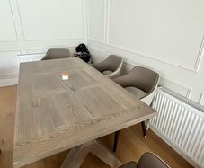 Horsen Y leg Table from diamond furniture
