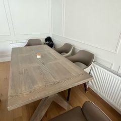 Horsen Y leg Table from diamond furniture