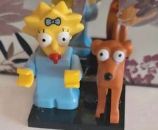 Maggie and Santas little helper - Lego Simpsons minifigure 2015