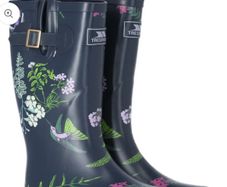 Trespass wellies size 5