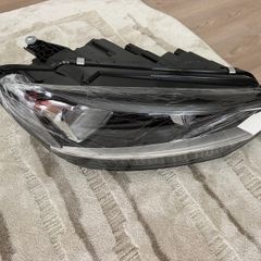 VW Touran Headlight