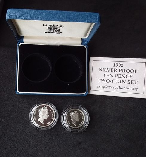 1992 Royal Mint Silver Proof 10p Two-Coin Set ( Complete with COA and Box )
