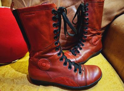 Vagabond Lace Up Leather Boots Rare Like New (Size 39)