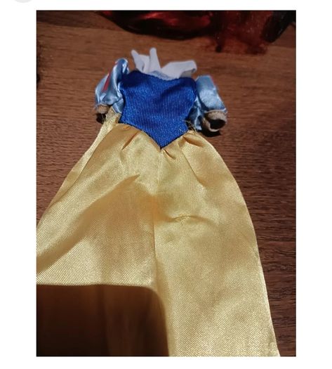 disney sleeping beauty dolls - 2 dolls with extra dress