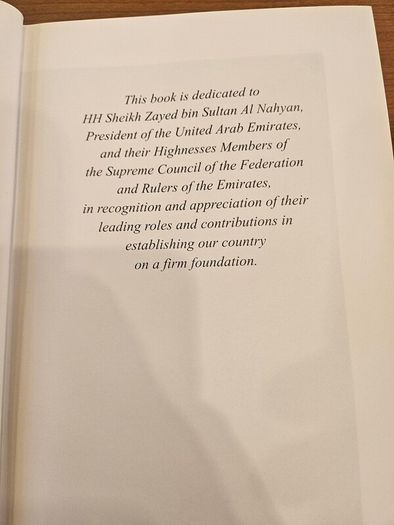 Qasr Al Hosn. The History Of The Rulers Of Abu Dhabi 1793-1966. By Dr Jayanti Maitra Afra Al-hajji. First Edition Hardback With Dustjacket In Good Condition.  See Photos For Same.