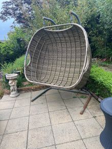 egg chair