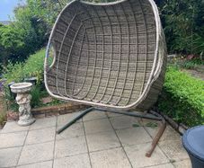 egg chair