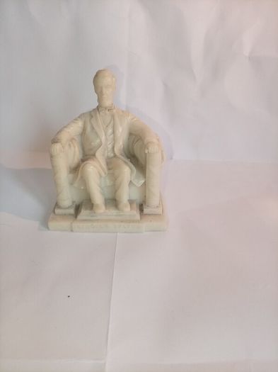 Abraham Lincoln Memorial Statue