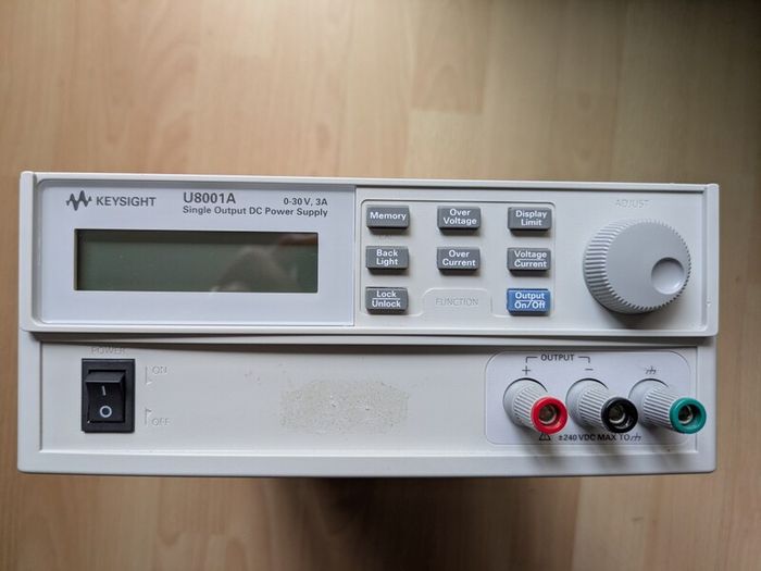 power supply 30V 3A Keysight U8001A