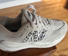 New Balance 5740 beige & leopard print trainers