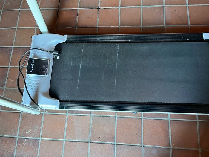 Exercise treadmill