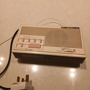 Vintage Sanyo Clock Radio