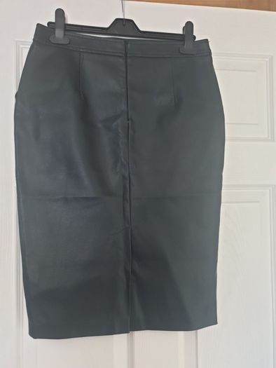 BNWT leather look black pencil skirt