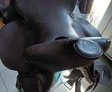Western style brown leather horse saddle comes with accessories
