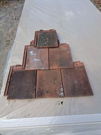 French Beauvois flat thin edge roof tiles