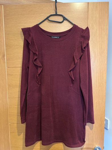 Frill shoulder top