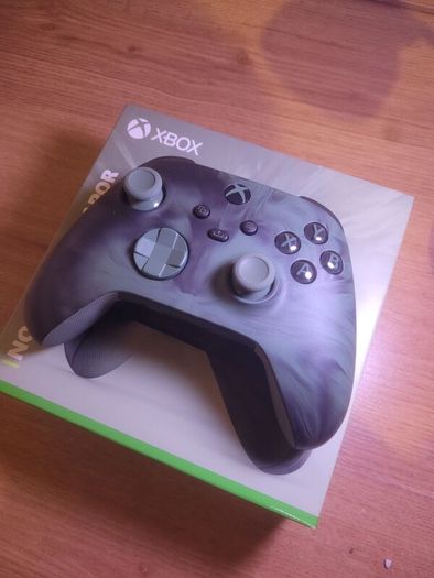 Xbox Ncturnal vapor special edition controller.