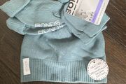 BNWT Bonds hat, mitten and sock set. Baby 3-6 months.