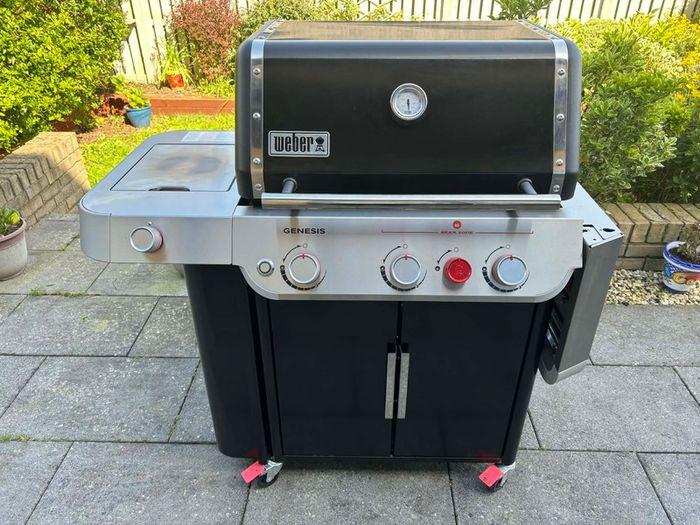 Weber Genesis E-335 Gas Barbecue