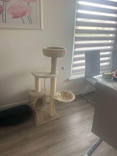 Cat tree