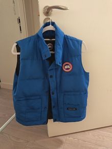 Canada Goose Down Gilet Blue Genuine Hologram/ Tags