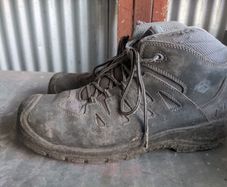 Steel toe boots