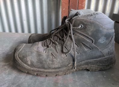 Steel toe boots
