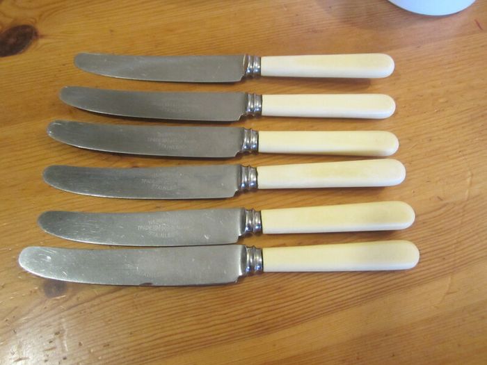 Newbridge Faux bone knife set    6