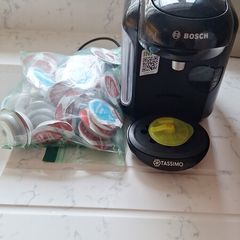 Coffee machine and Pods