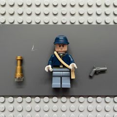 lego Lone Ranger tlr020 Cavalry Soldier minifigure- Brown Eyebrows, Stubble