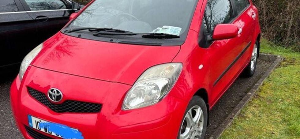 Toyota Yaris 2010 - Red