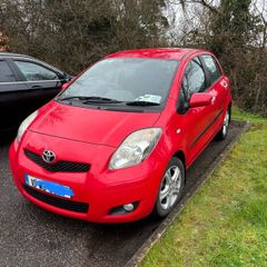 Toyota Yaris 2010 - Red