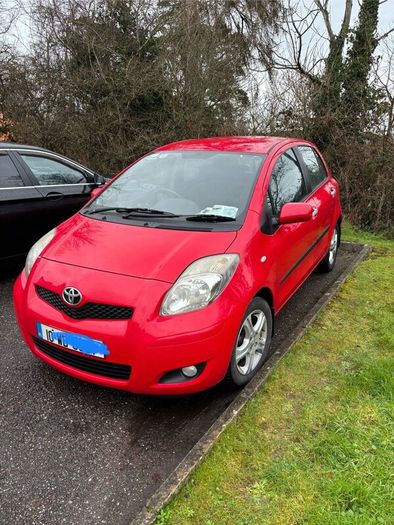 Toyota Yaris 2010 - Red