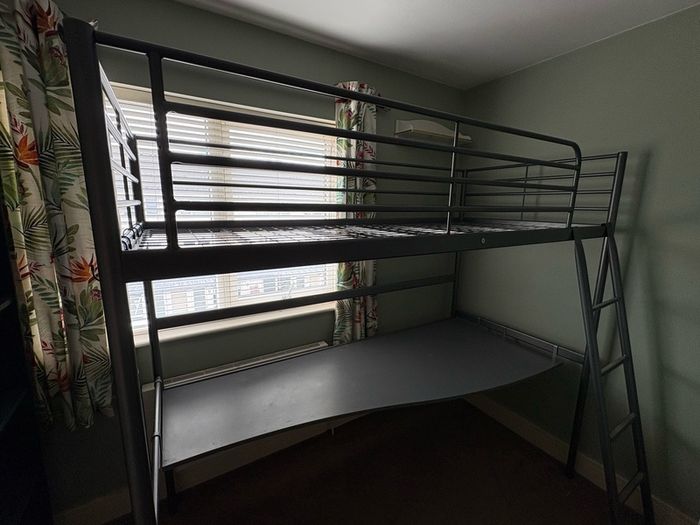 Bed / Desk combo for Free