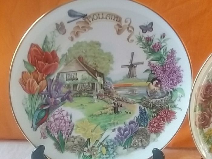 Country Gardens Display Plates