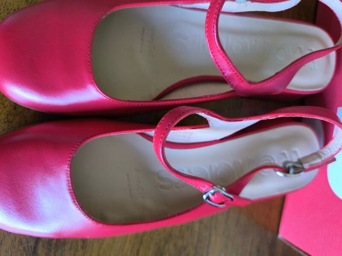 wonders sling back red new
