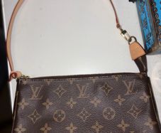 louis Vuitton Pouchette