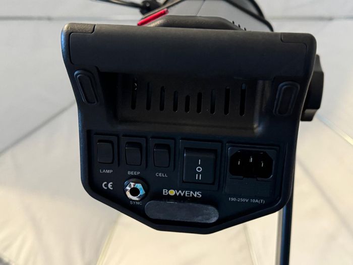 Bowens 750W studio strobes