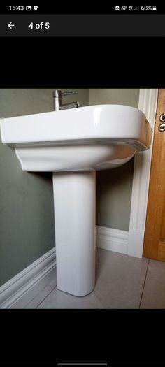 Pedistal sink