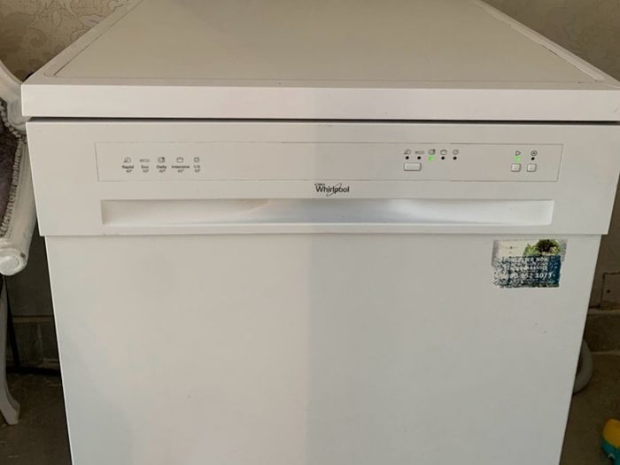 Whirlpool dish washer working perfect,