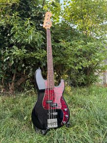 Custom Fender PJ Bass - Mexican Fender Neck & Seymour Duncan Pickups
